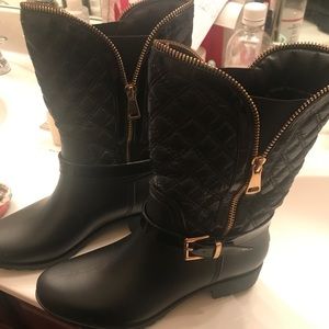 Black Rainboots with gold Accents